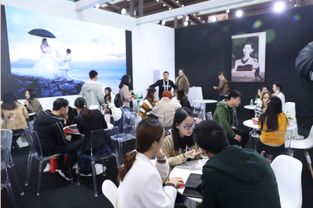 深圳婚博会 个性化定制与潮流新品引领婚礼新风尚，现场人流如潮彰显会展服务魅力
